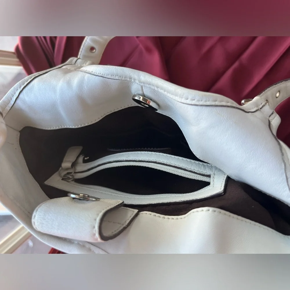 Coach Vintage Soho Sm Signature Logo &
Leather. - Picture 14 of 16